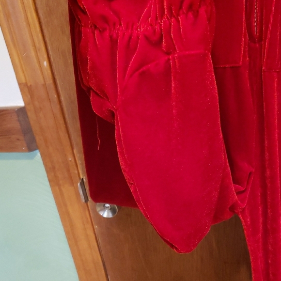 XL And Long Red Hooded Velour Zip-Up One Piece - Picture 10 of 13